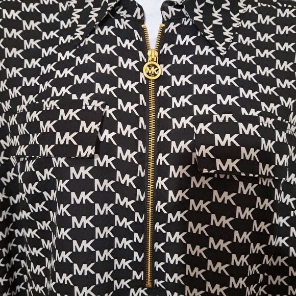 Michael Kors Size 3X, ¾ Sleeve Black & White Logo Top NWT - Picture 3 of 14